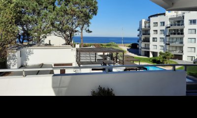 VENTA DEPARTAMENTO DE 3 DORMITORIOS FRENTE A LA MANSA