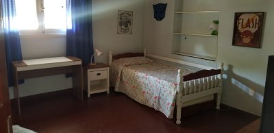 casa de 3 plantas en parada 7 de la mansa, con 4 dormitorios y dependencia de servicio - pmi212770c