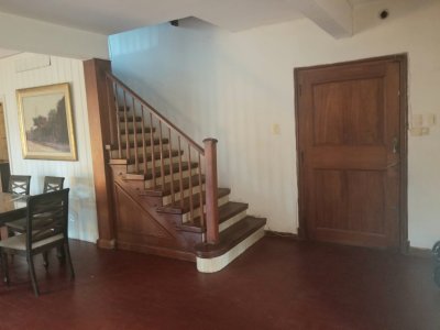 casa de 3 plantas en parada 7 de la mansa, con 4 dormitorios y dependencia de servicio - pmi212770c