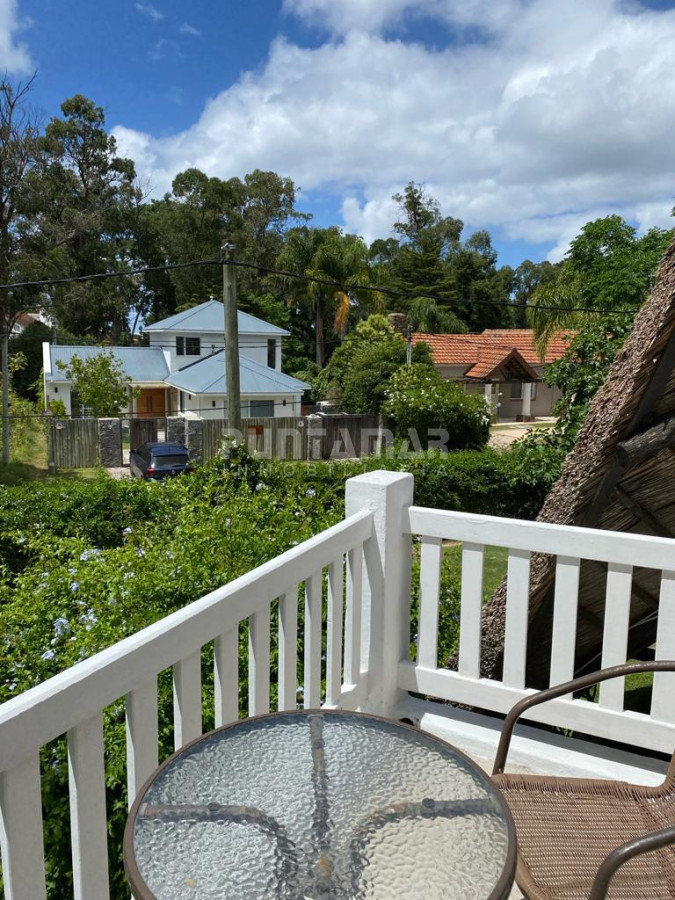 Casa ID.213540 - HERMOSA CASA DE 4 DORMITORIOS Y PISCINA A 300 METROS DEL MAR