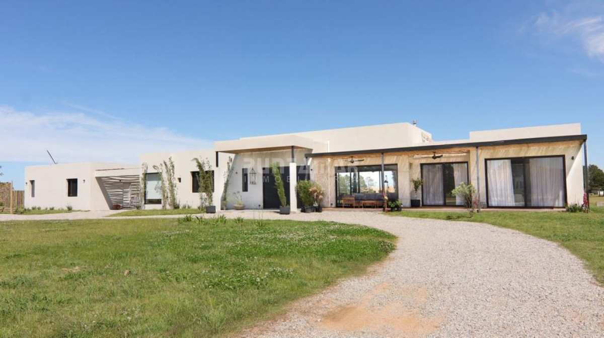 Casa ID.213803 - ALQUILER HERMOSA CASA DE 4 DORMITORIOS EN BARRIO PRIVADO EL QUIJOTE 