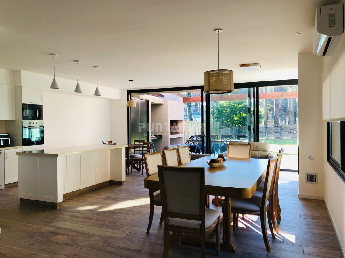 Casa ID.213451 - HERMOSA CASA DE 4 DORMIS Y 4 BAÑOS CON PISCINA PRIVADA EN SOLANAS COUNTRY