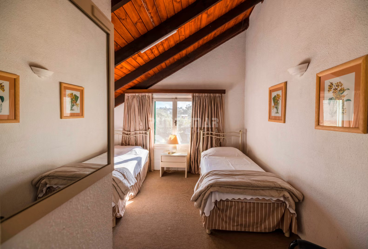 Casa ID.210549 - CASA DE 6 DORMITORIOS FRENTE AL  MAR EN LA MANSA