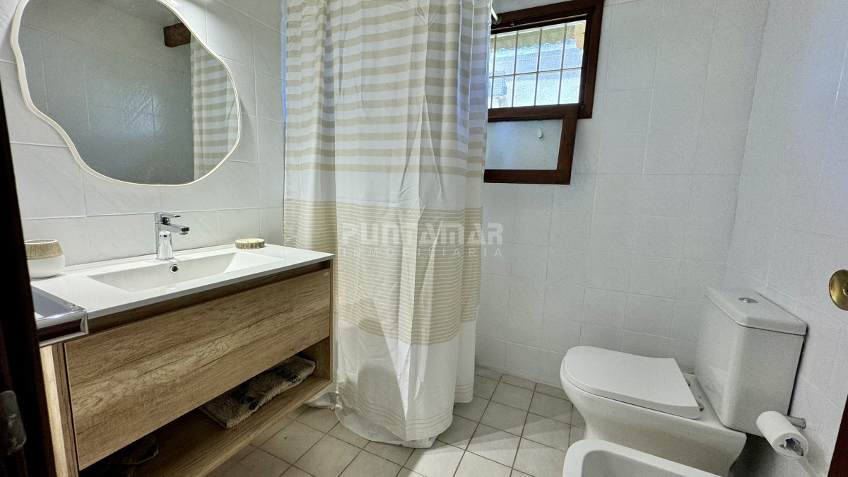 Casa ID.210909 - MUY LINDA CASA EN MONTOYA DE 3 DORMITORIOS Y CASA DE HUESPEDES INDEPENDIENTE 