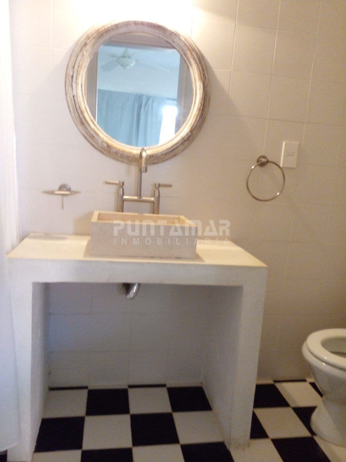 Casa ID.212386 - CHALET EN ALQUILER TEMPORADA EN ZONA DE LA BARRA A 3 CUADRAS DE LA AVENIDA PRINCIPAL Y 5 CUADRAS DE LA PLAYA 