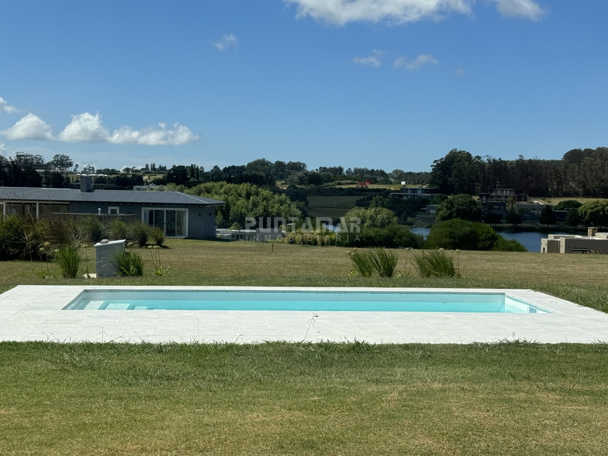 Casa ID.212882 - Casa en venta y alquiler en Pueblo Mio