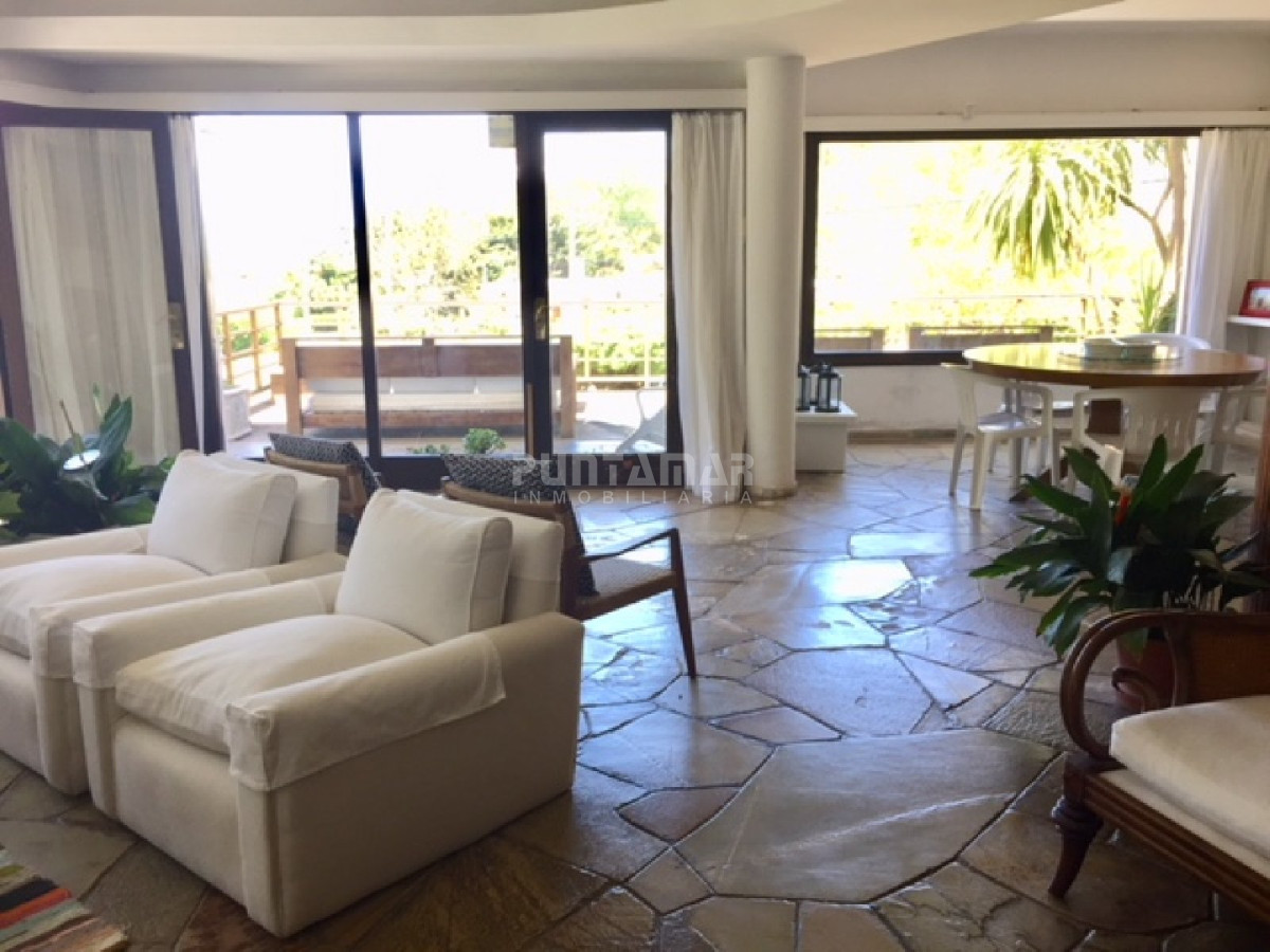 Casa ID.211724 - VENTA DE CASA EN SAN RAFAEL  6 DORMITORIOS 