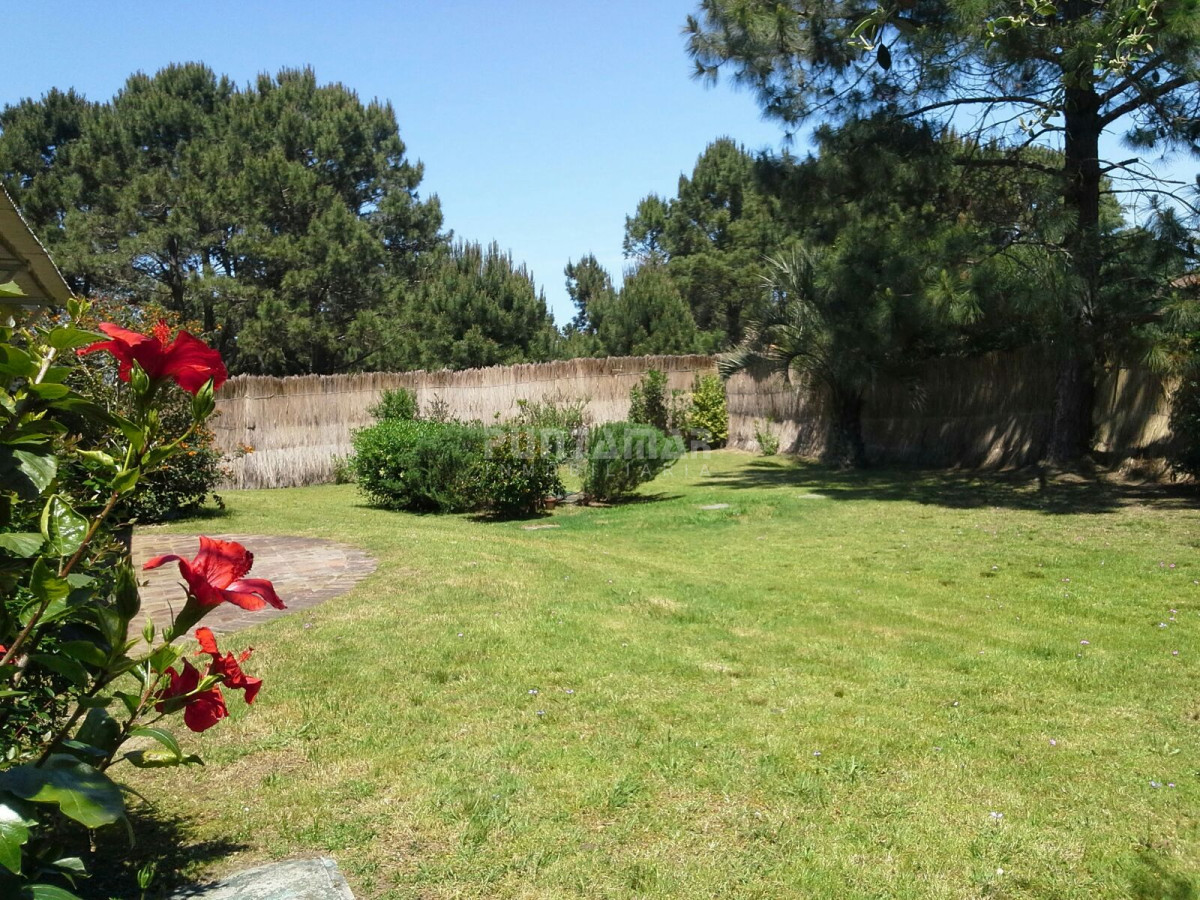 Casa ID.210900 - ALQUILER HERMOSA CASA EN LA BARRA A POCAS CUADRAS DEL MAR 