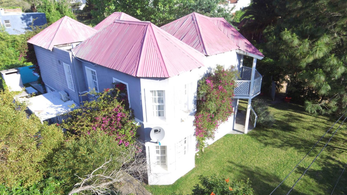 Casa ID.211071 - MUY LINDA CASA DE 4 DORMITORIOS CON PISCINA EN LA BARRA 