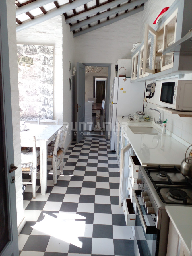 Casa ID.212386 - CHALET EN ALQUILER TEMPORADA EN ZONA DE LA BARRA A 3 CUADRAS DE LA AVENIDA PRINCIPAL Y 5 CUADRAS DE LA PLAYA 