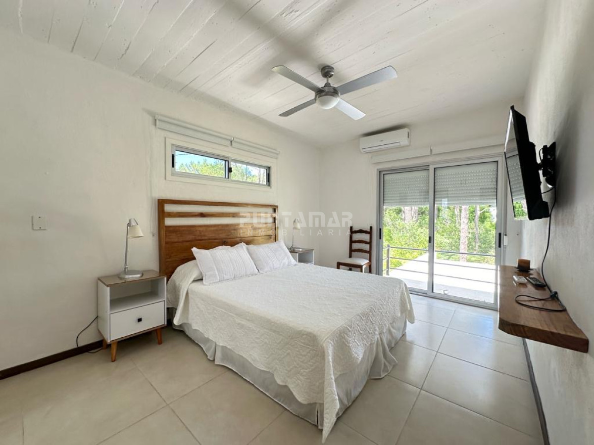 Casa ID.213226 - ALQUILER CASA EN MKONTOYA 4 DORMITORIOS MAS SERVICIO
