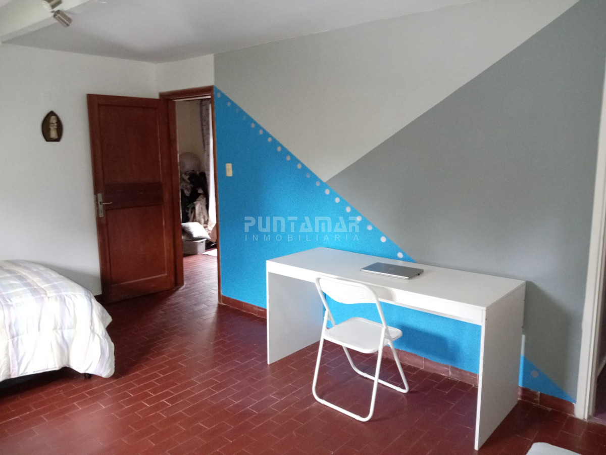 Casa ID.212770 - CASA DE 3 PLANTAS EN PARADA 7 DE LA MANSA, CON 4 DORMITORIOS Y DEPENDENCIA DE SERVICIO