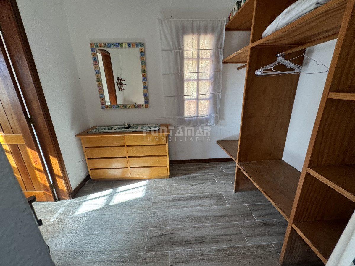 Casa ID.210689 - ALQUILER DE CASA  RINCÓN DEL INDIO 4 DORMITORIOS MAS DEPENDENCIA CON PISCINA