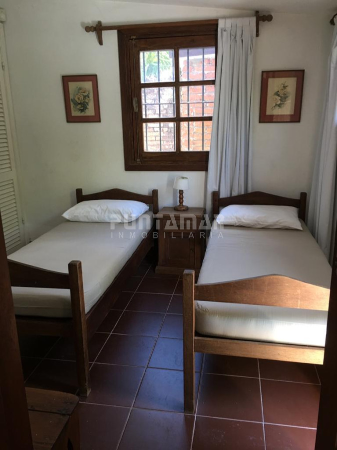 Casa ID.212424 - CHALET DE 5 DORMITORIOS EN PARADA 6 DE LA MANSA