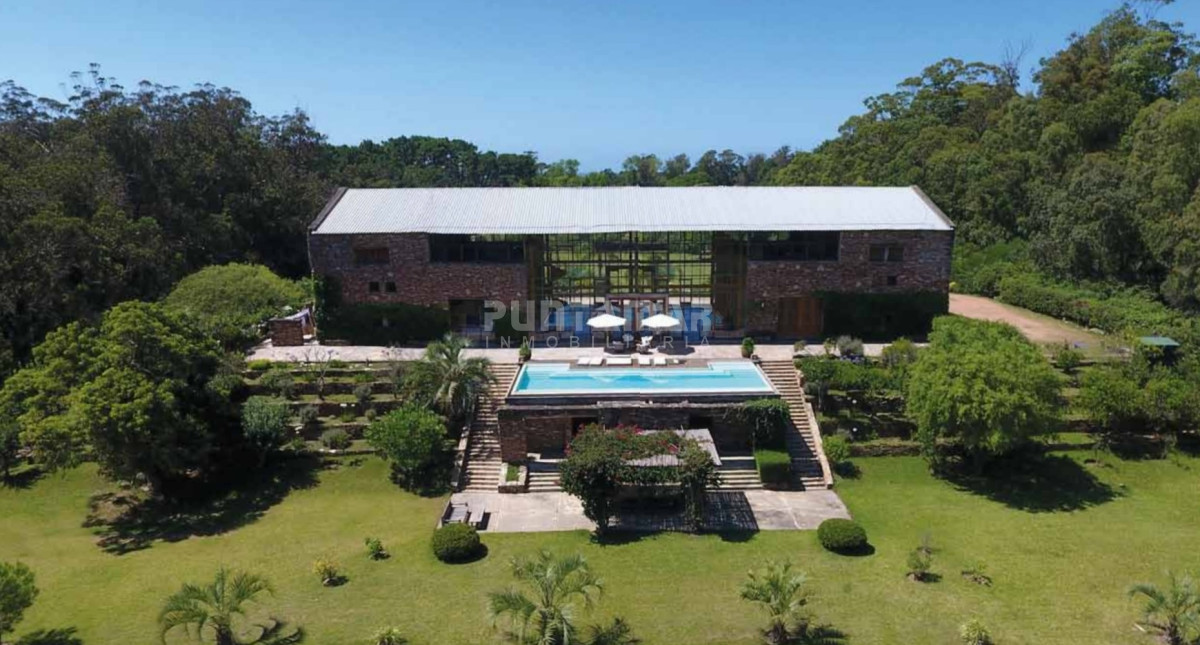 Casa ID.212858 - IMPORTANTE CASA EN CHACRA UBICADA EN RINCON DEL INDIO