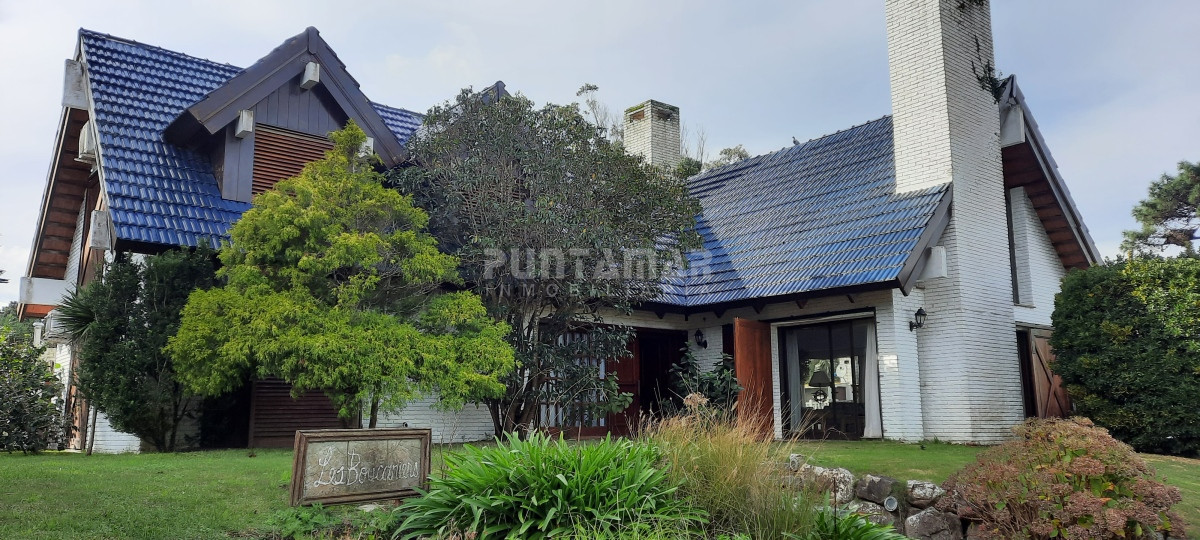 Casa ID.212456 - IMPORTANTE CASA DE 2 PLANTAS EN BARRIO SAN RAFAEL