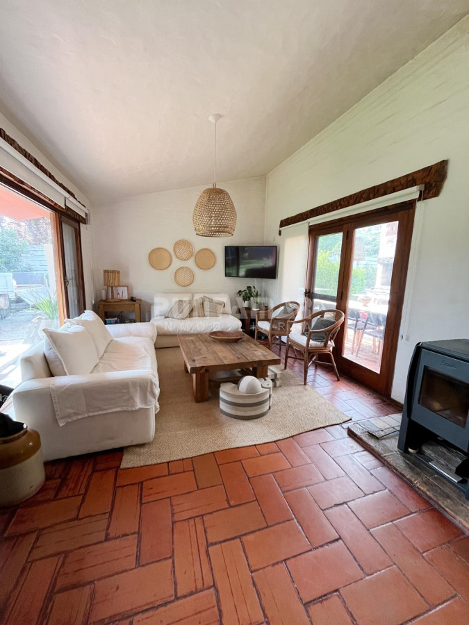 Casa ID.213421 - AMPLIA CASA DE 4 DORMITORIOS EN EL CORAZON DE LA BARRA 