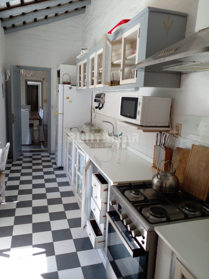 Casa ID.212386 - CHALET EN ALQUILER TEMPORADA EN ZONA DE LA BARRA A 3 CUADRAS DE LA AVENIDA PRINCIPAL Y 5 CUADRAS DE LA PLAYA 