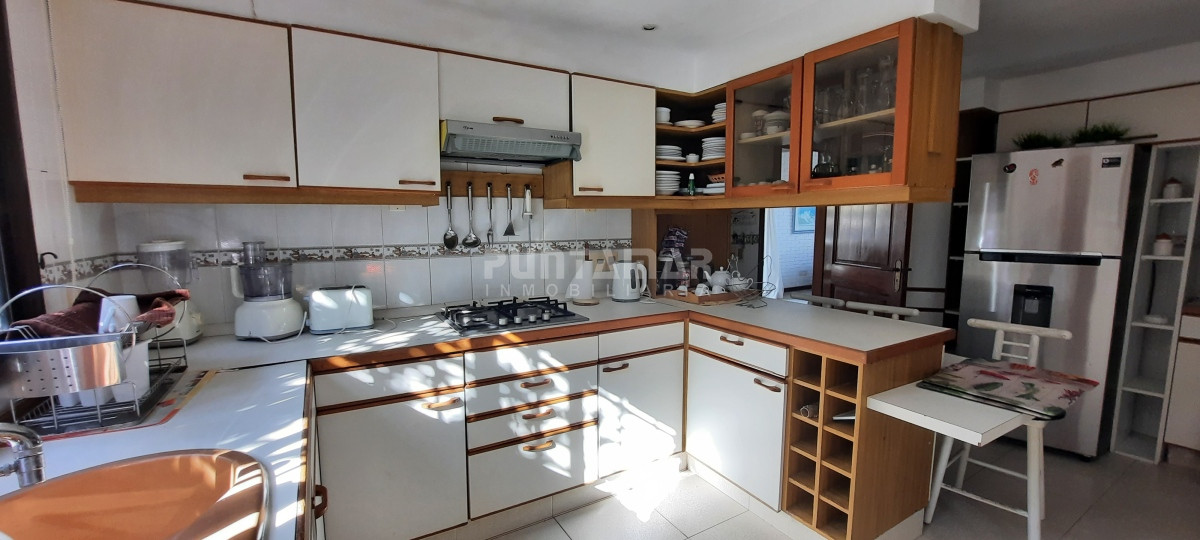 Casa ID.212456 - IMPORTANTE CASA DE 2 PLANTAS EN BARRIO SAN RAFAEL