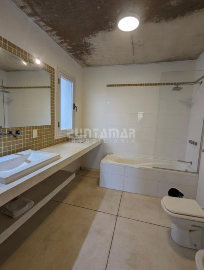 Casa ID.210709 - ALQUILER MODERNA CASA RINCON DEL INDIO 3 DORM Y PISCINA