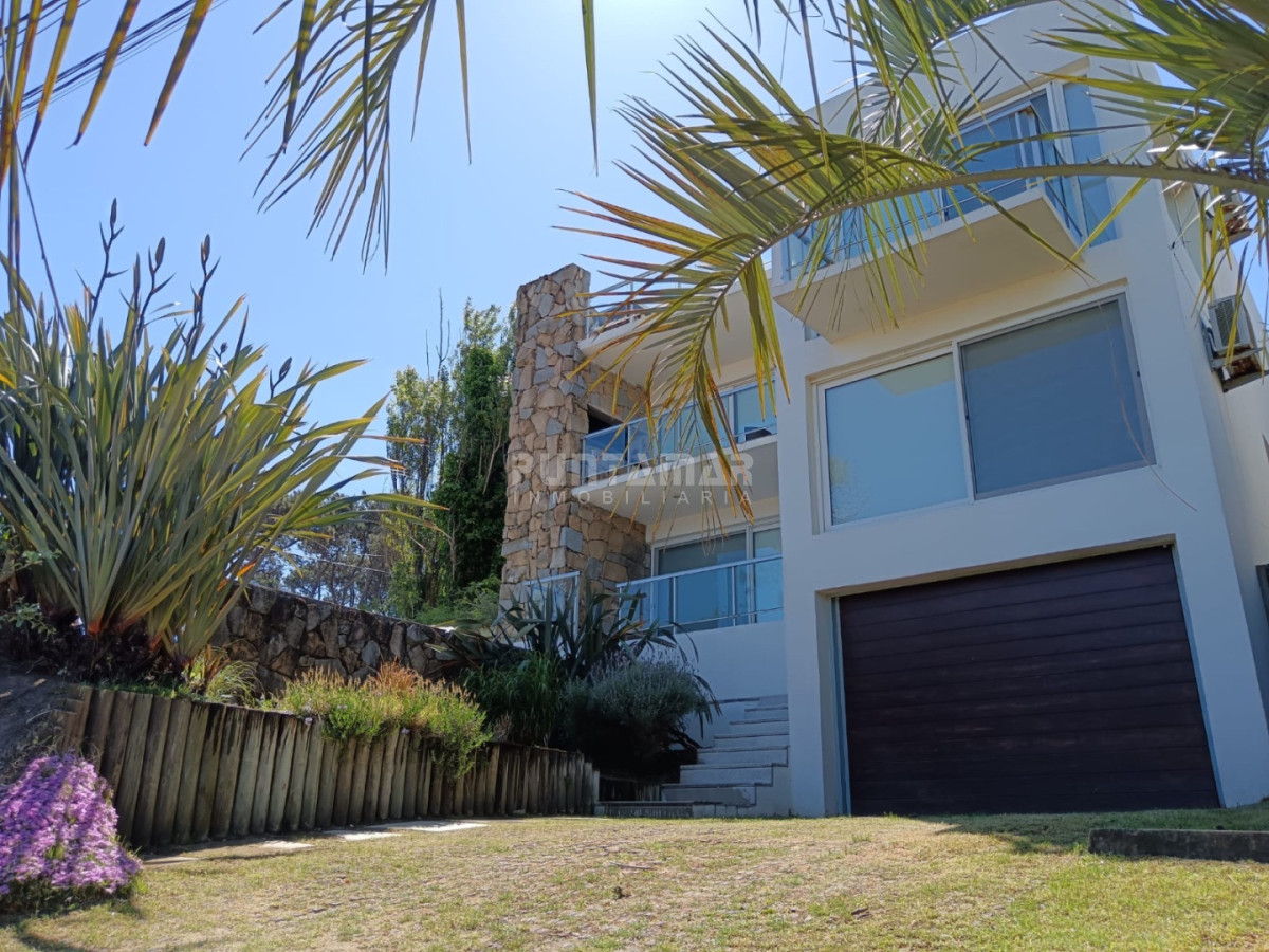 Casa ID.210977 - ALQUILER DE CASA EN MONTOYA 3 DORMITORIOS CON PISCINA