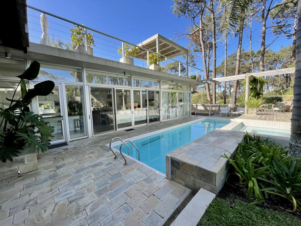 Casa ID.212480 - VENTA DE CASA 4 DORMITORIOS EN MONTOYA