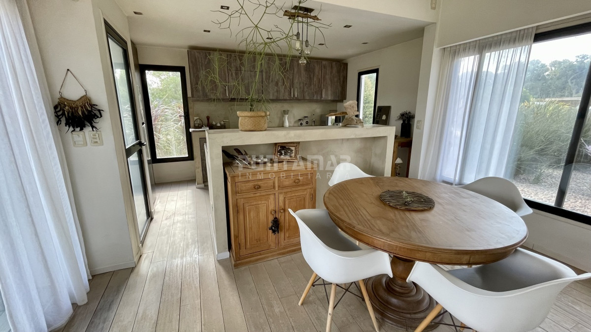 Casa ID.213215 - HERMOSA CASA 2 DORMITORIOS EN LA BARRA A METROS DE MEDIALUNAS CALENTITAS