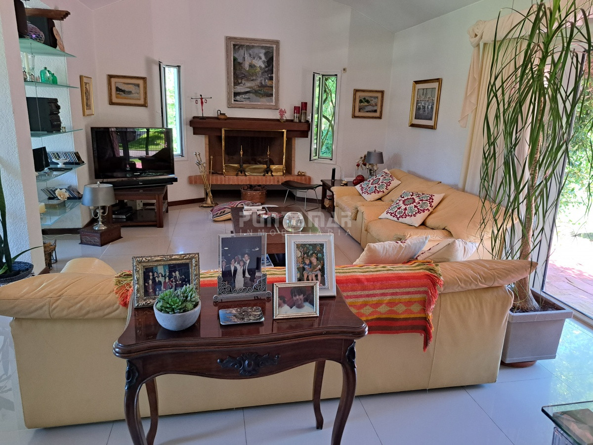 Casa ID.212912 - IMPORTANTE CASA DE 2 PLANTAS  