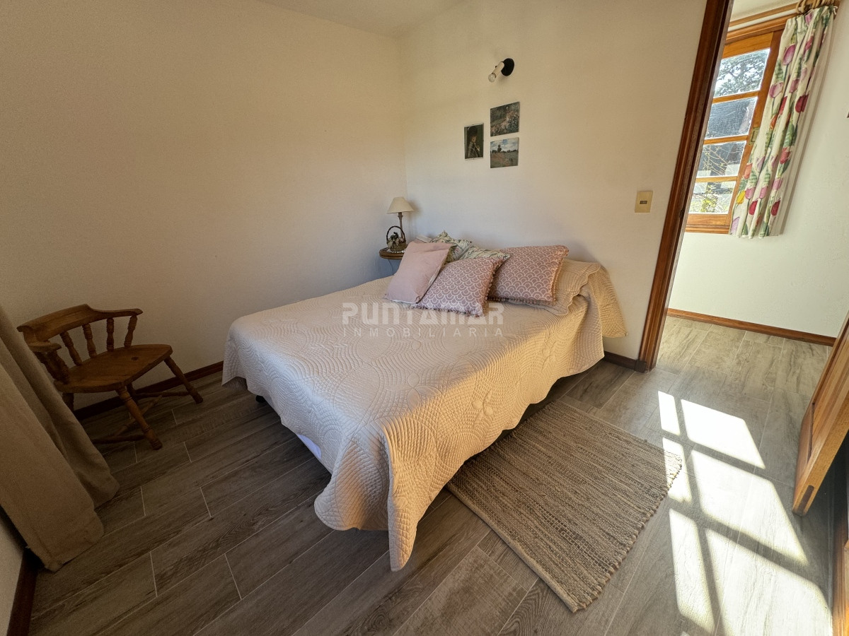 Casa ID.210689 - ALQUILER DE CASA  RINCÓN DEL INDIO 4 DORMITORIOS MAS DEPENDENCIA CON PISCINA