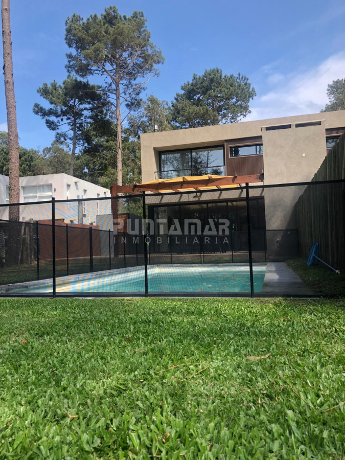 Casa ID.213451 - HERMOSA CASA DE 4 DORMIS Y 4 BAÑOS CON PISCINA PRIVADA EN SOLANAS COUNTRY