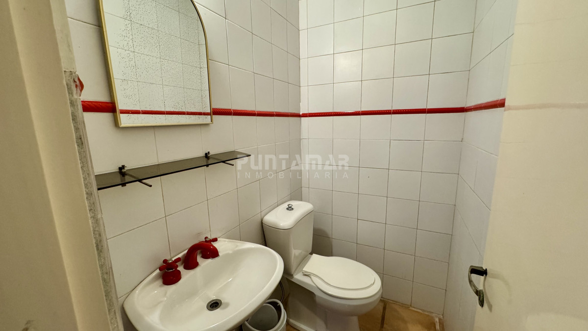 Casa ID.213702 - ALQUILER  CASA 4 DORMITORIOS  EN EL CORAZON DE LA BARRA