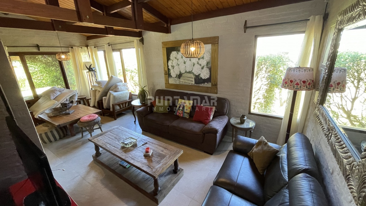 Casa ID.213125 - ALQUILER DE CASA 4 DORMITORIOS EN MONTOYA