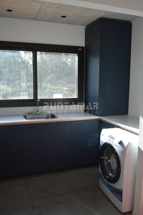 Casa ID.212843 - MODERNA CASA DE 3 DORMITORIOS EN ALQUILER EN BARRIO CERRADO POLO DEL ESTE