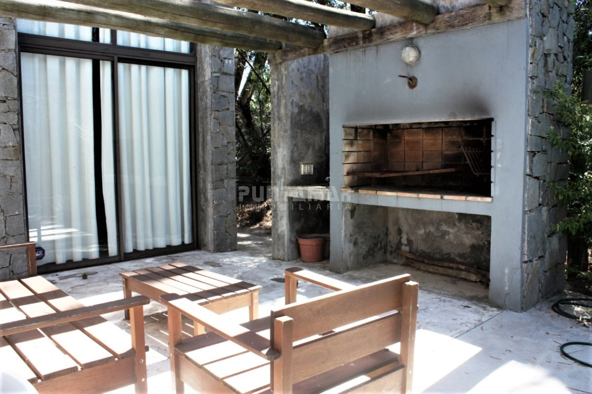 Casa ID.210846 - HERMOSA CASA DE 3 DORMITORIOS CON PISCINA EN MONTOYA 