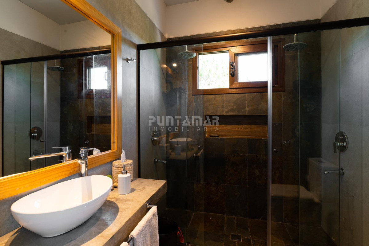 Casa ID.213219 - Casa en La Barra con piscina climatizada en alquiler