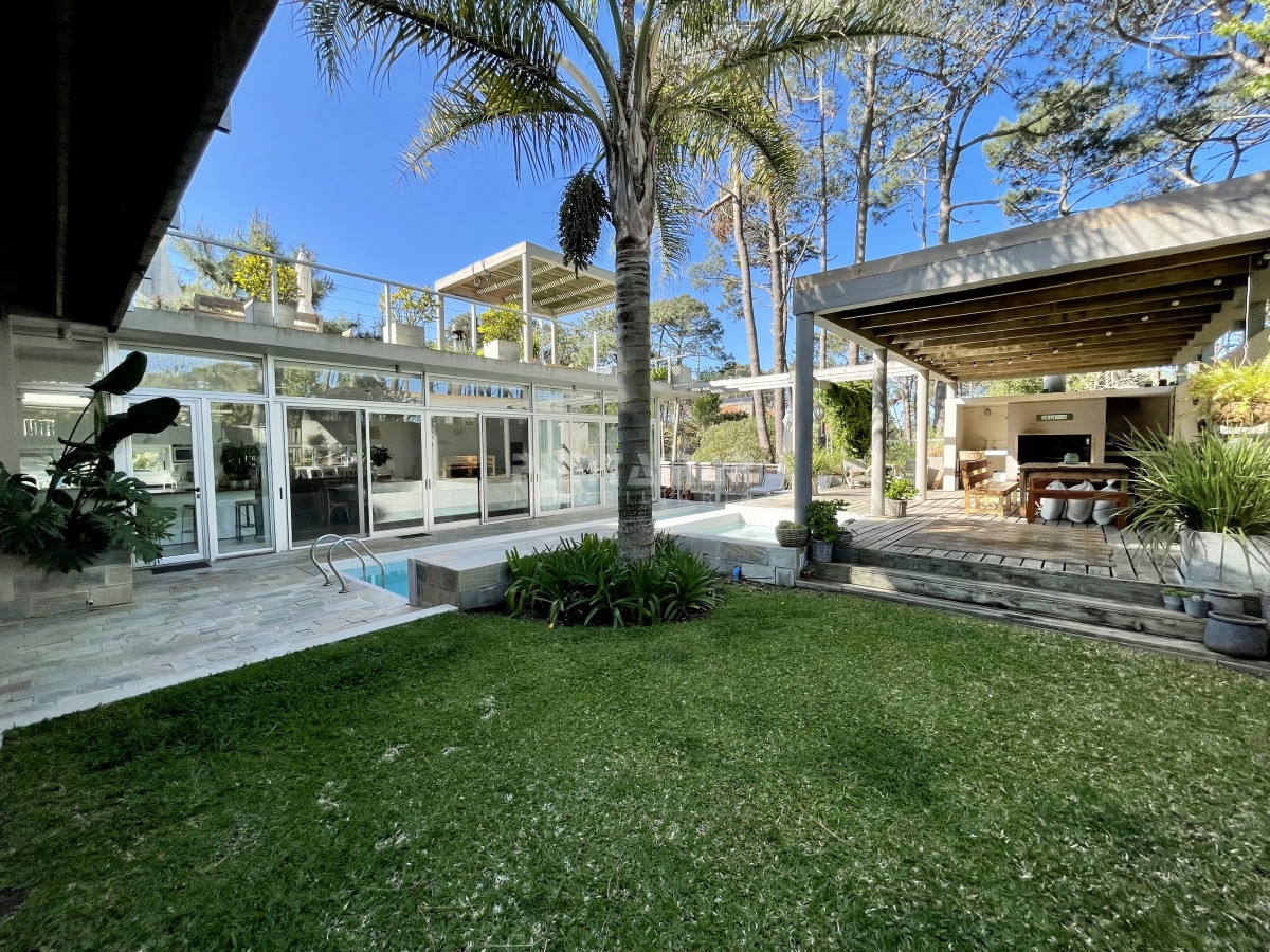 Casa ID.212480 - VENTA DE CASA 4 DORMITORIOS EN MONTOYA