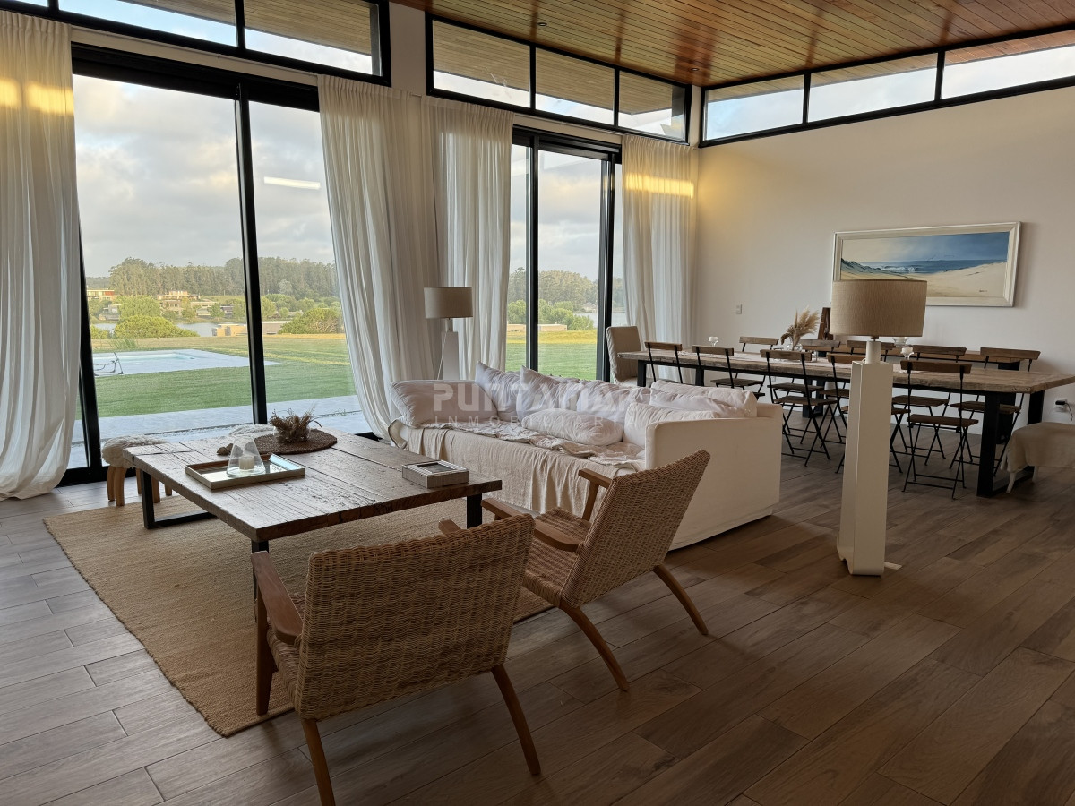 Casa ID.212882 - Casa en venta y alquiler en Pueblo Mio