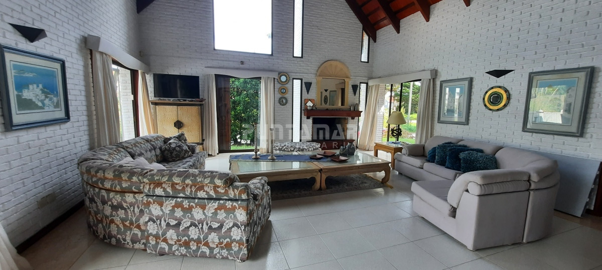 Casa ID.212456 - IMPORTANTE CASA DE 2 PLANTAS EN BARRIO SAN RAFAEL