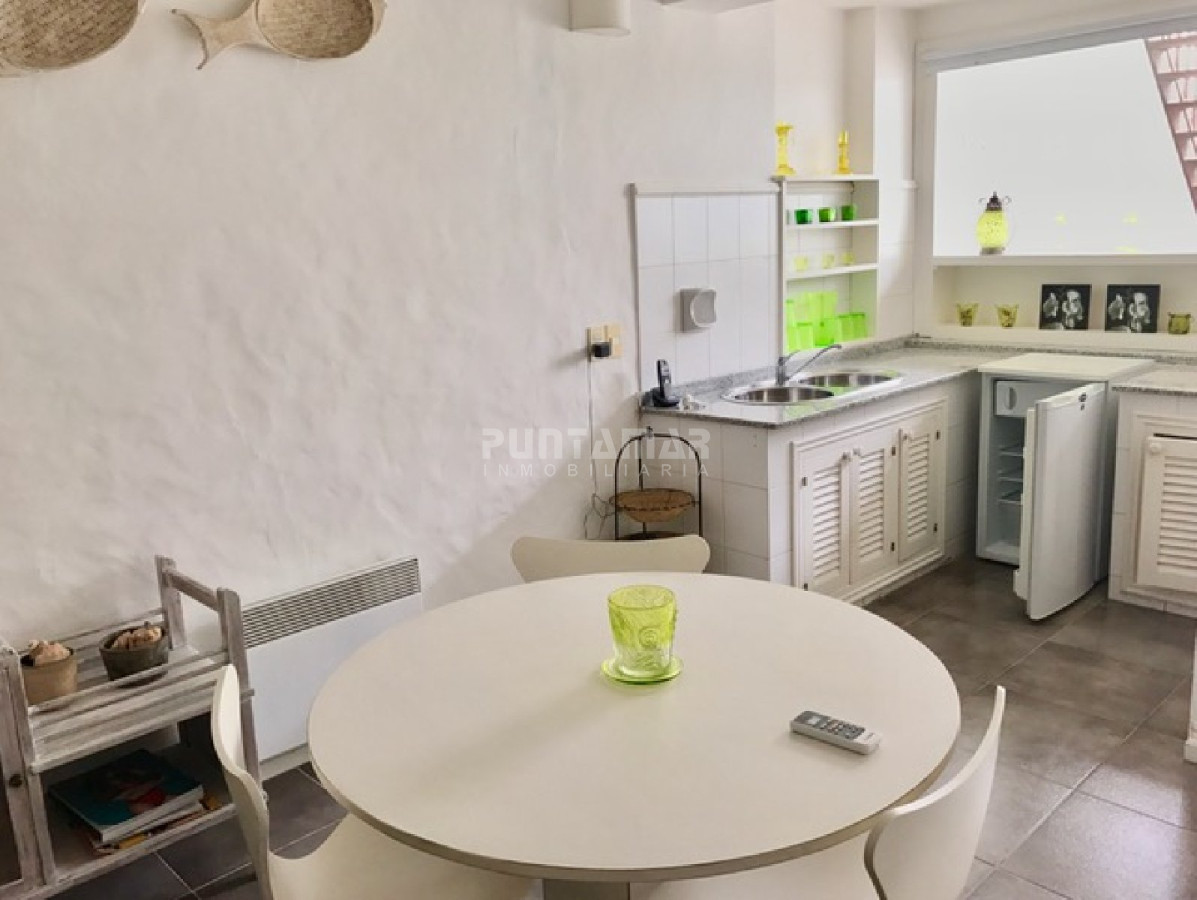 Casa ID.210933 - Casa en alquiler en La Barra, 4 dormitorios, piscina