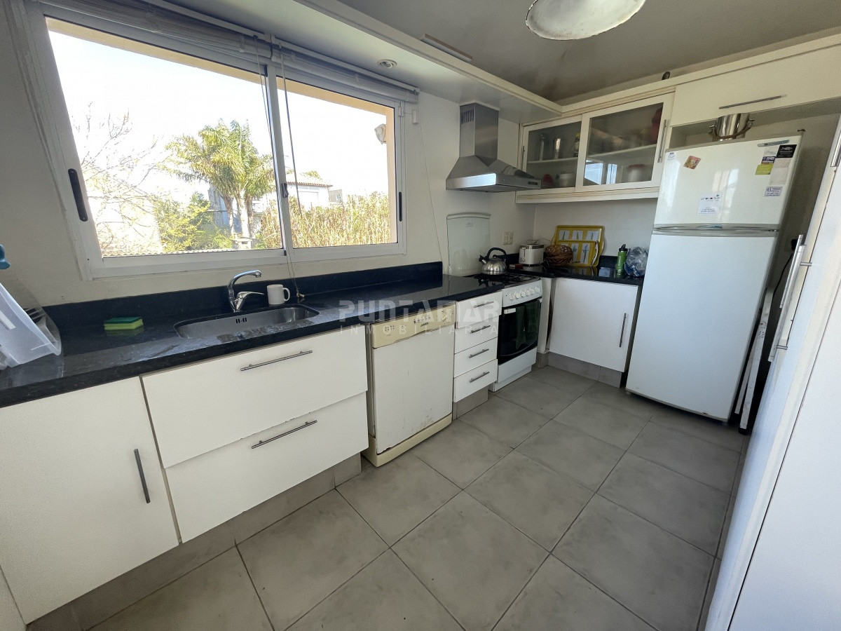 Casa ID.211088 - VENTA Y ALQUILER CASA 4 DORMITORIOS CON VISTA AL MAR EN ALTOS DE PUNTA PIEDRA 