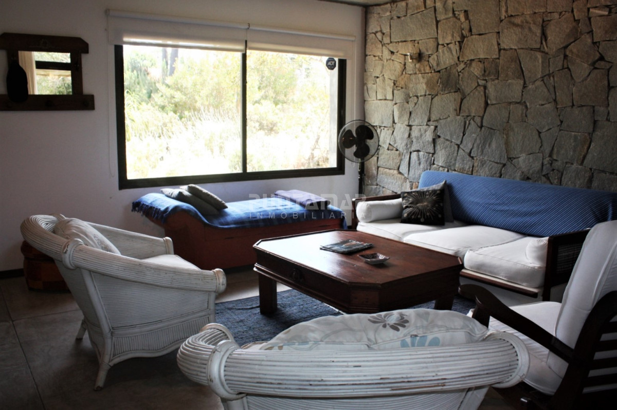 Casa ID.210846 - HERMOSA CASA DE 3 DORMITORIOS CON PISCINA EN MONTOYA 