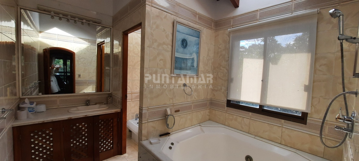 Casa ID.212456 - IMPORTANTE CASA DE 2 PLANTAS EN BARRIO SAN RAFAEL