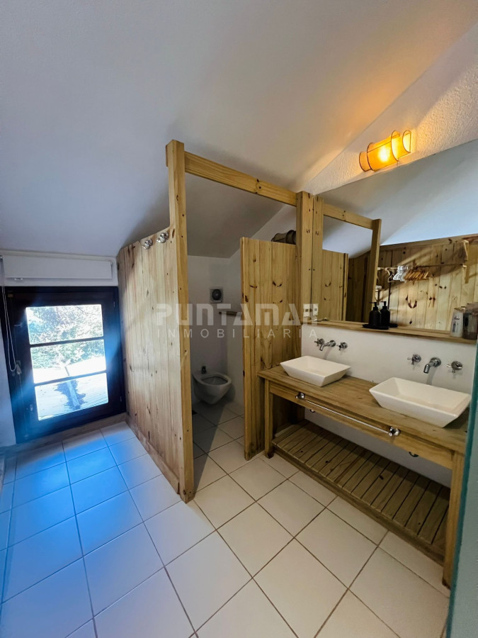 Casa ID.212432 - ALQUILER  CASA DE 3 DORMITORIOS EN SUITE EN SAN RAFAEL CON PISCINA