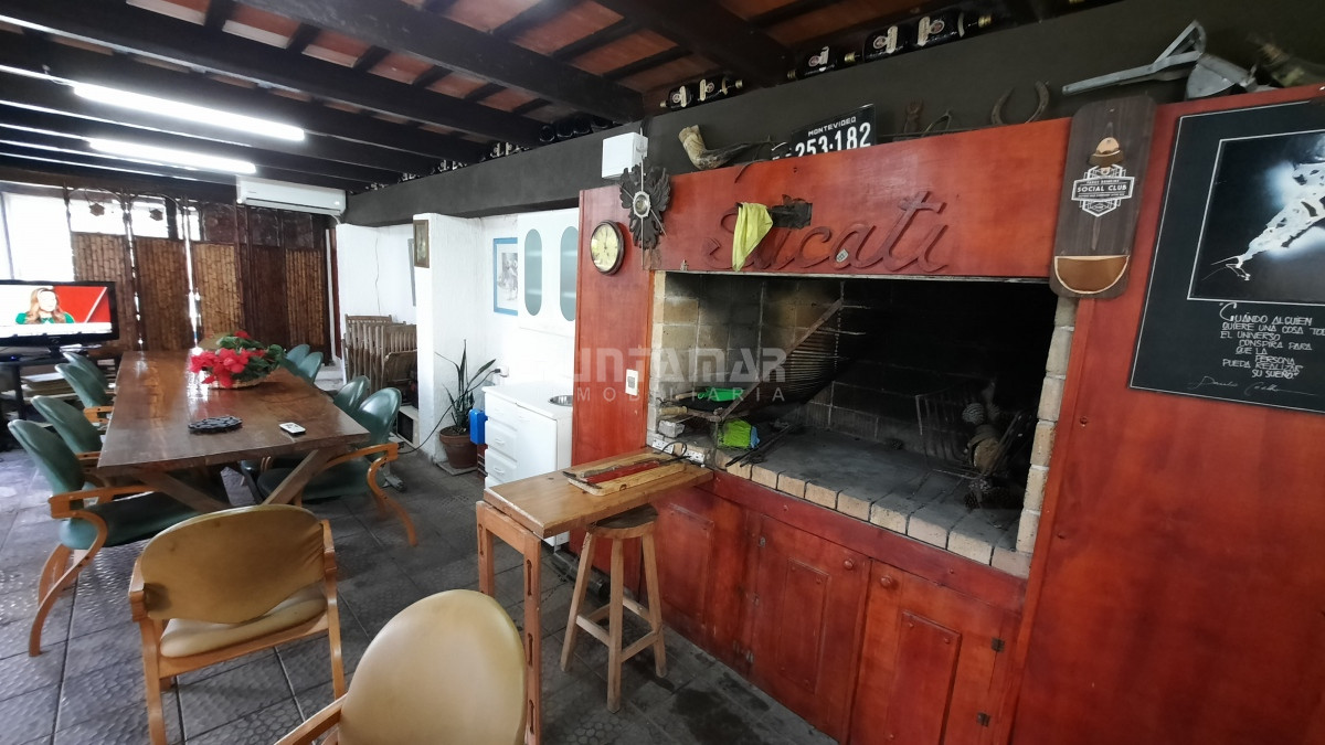 Casa ID.210626 - Casa de 4 dormitorios con piscina en San Rafael