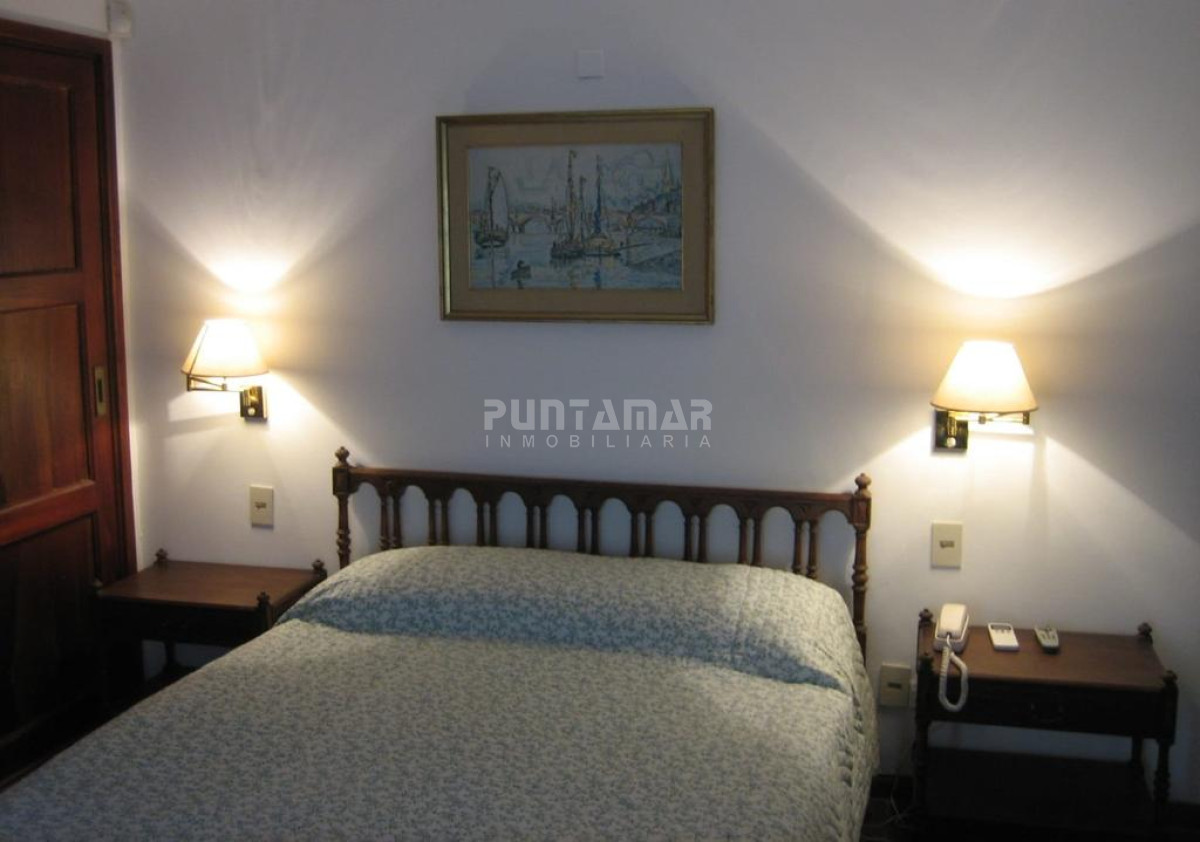 Casa ID.212424 - CHALET DE 5 DORMITORIOS EN PARADA 6 DE LA MANSA