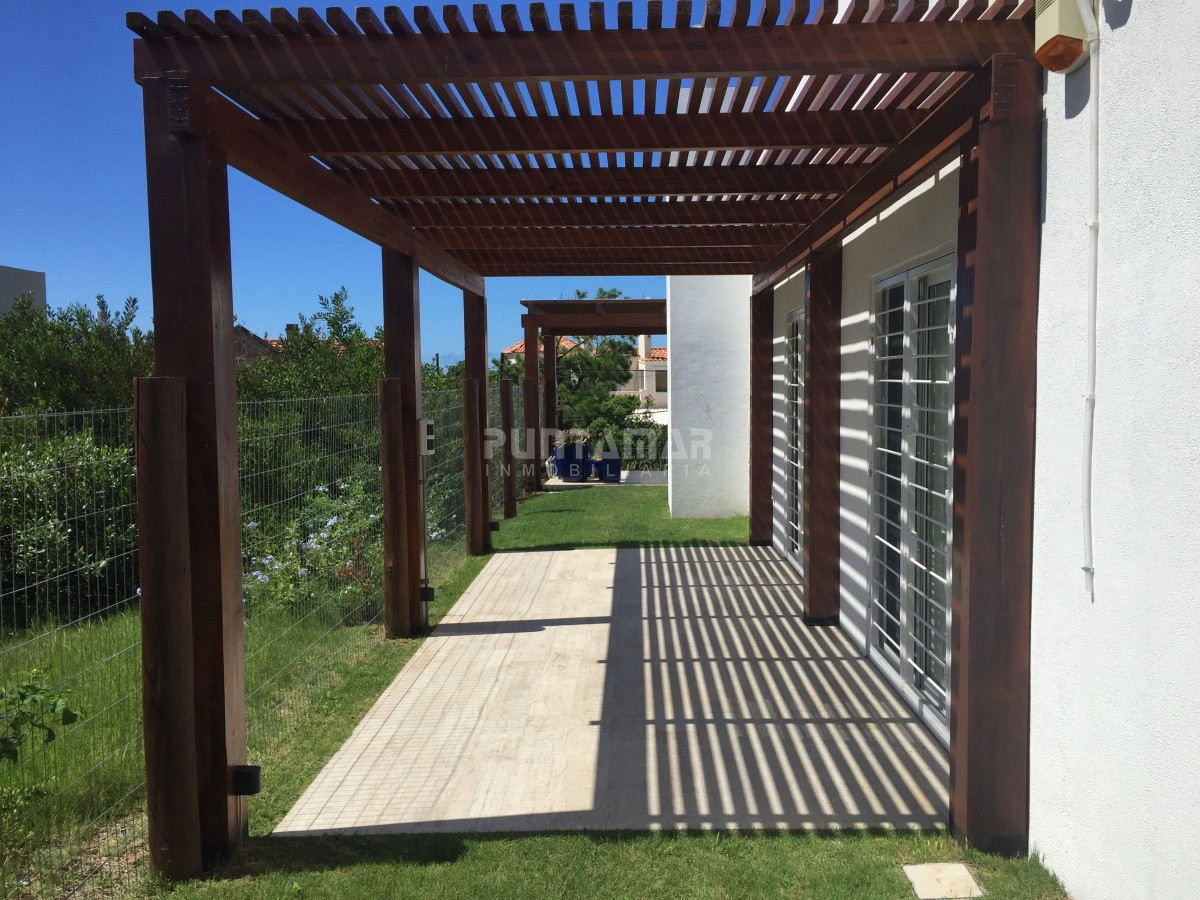 Casa ID.210767 - Casa en alquiler en Montoya, La Barra, 4 dormitorios 