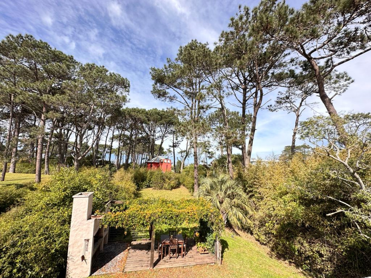 Casa ID.213069 - HERMOSA CASA DE 4 DORMITORIOS EN EL BOSQUE DE MONTOYA 