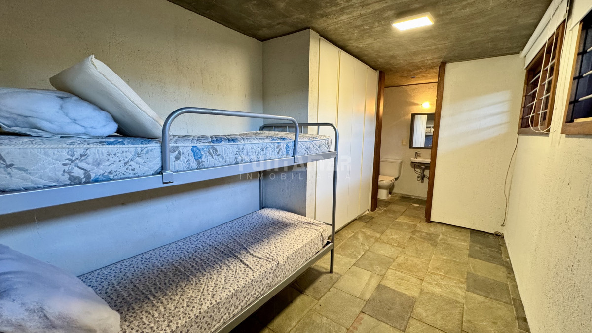 Casa ID.212719 - ALQUILER  CASA DE 4 DORMITORIOS  EN EN EL CHORRO  CON PISCINA