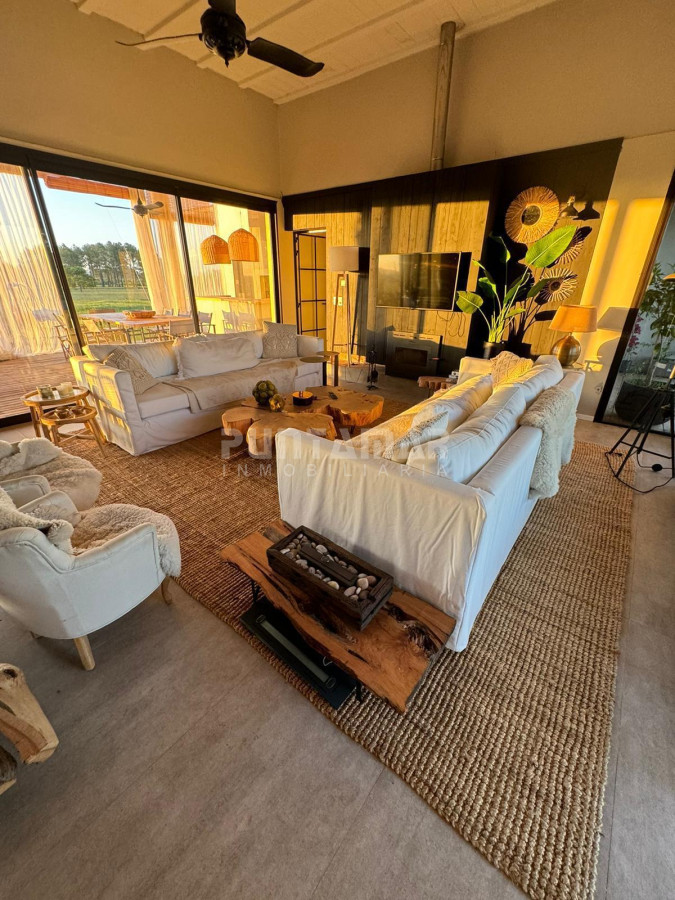 Casa ID.213803 - ALQUILER HERMOSA CASA DE 4 DORMITORIOS EN BARRIO PRIVADO EL QUIJOTE 