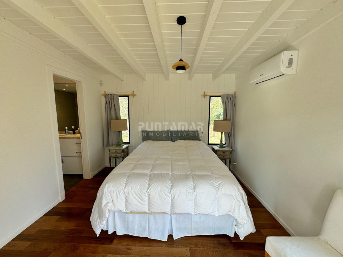 Casa ID.213420 - ALQUILER HERMOSA CASA 3 DORMITORIOS CON PISCINA EN ÑA BARRA